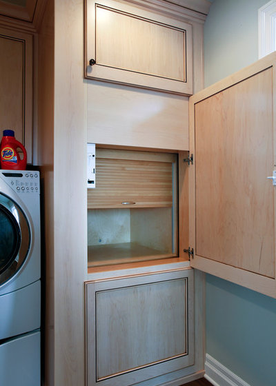 Beach Style Laundry Room by Oglesby Construction Company, Inc.