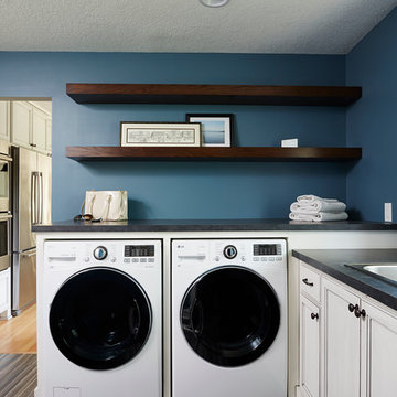 Main Floor Laundry/Mudroom