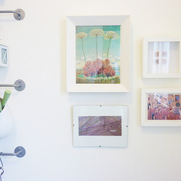 Mini gallery wall in laundry