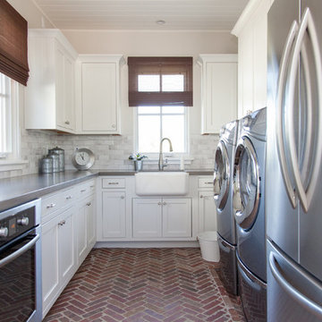 Modern Laundry Room