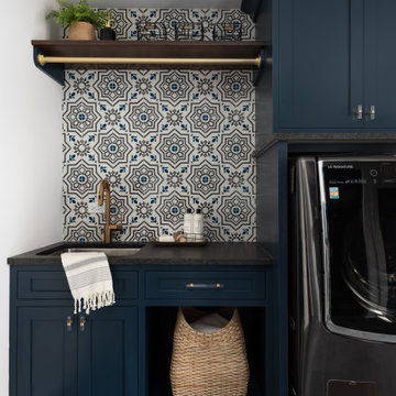 North Lincoln mudroom / laundry room