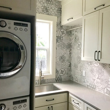 Oak Hills Laundry/ Mud Room