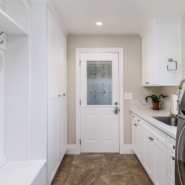 Open Traditional Kitchen