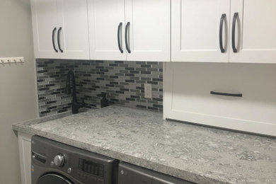 Example of a laundry room design in Toronto
