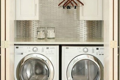 Example of a classic laundry room design in Phoenix