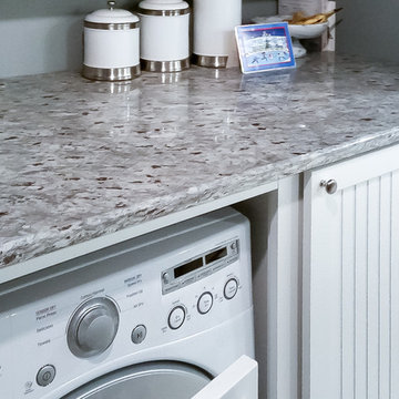 Shorebrook Linen with Moon White Granite