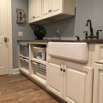 Traditional Akron Area Laundry Room