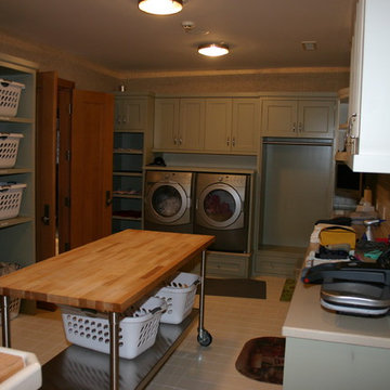 Traditional Laundry Room