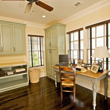 Traditional Laundry Room