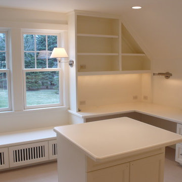 Traditional Laundry Room