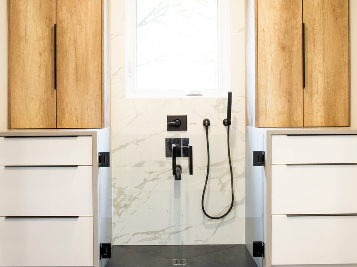 Contemporary Laundry Room - Laundry
