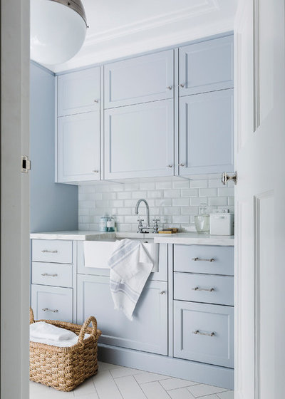 Classique Chic Buanderie Transitional Laundry Room