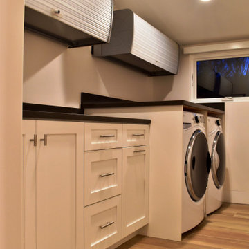 Two Creeks Laundry Room