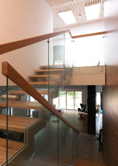 Современный Лестница by TWO SIDES | Архитектурная студия