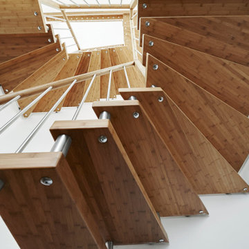 Консольная лестница из бамбука