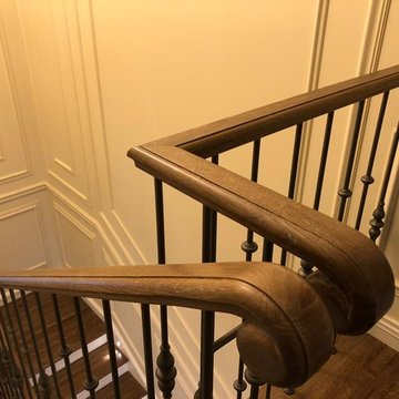 Облицовка лестниц из бетона с токарными стойками (2019)