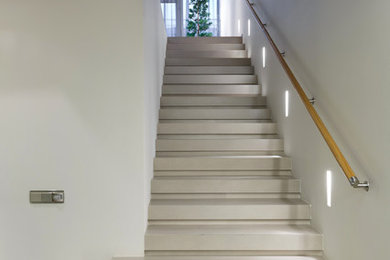 Staircase - contemporary staircase idea in Saint Petersburg