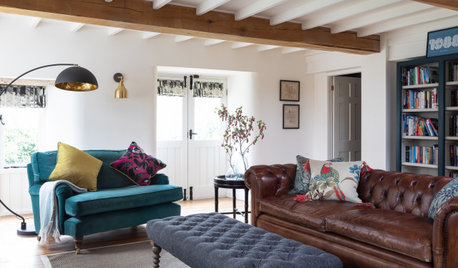 Houzz Tour: A Historic Barn Becomes a Striking Yet Cosy Home