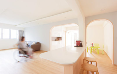 Houzz Tour: Turning an Old Flat into a Wheelchair-Friendly Home