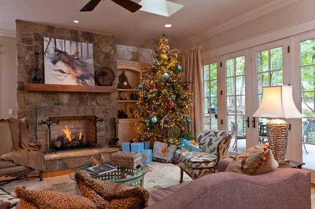 Traditional Living Room by Dillard-Jones Builders, LLC