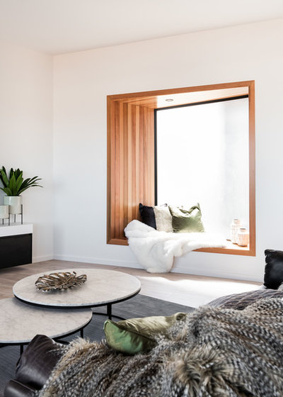 Contemporary Living Room by essenziale