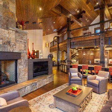 282 Peerless Drive - Living Room