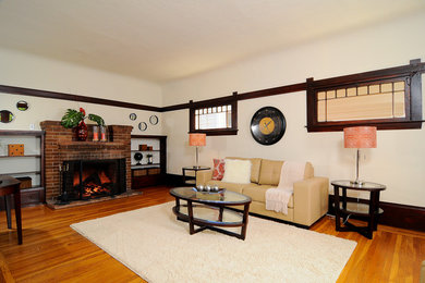 Living room - traditional living room idea in Sacramento