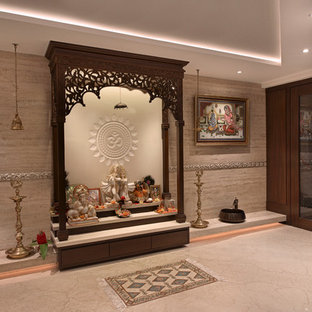 Tropenstil Wohnzimmer in Mumbai