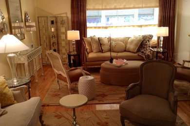 Example of a classic living room design in New York