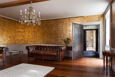 Traditional living room in London.