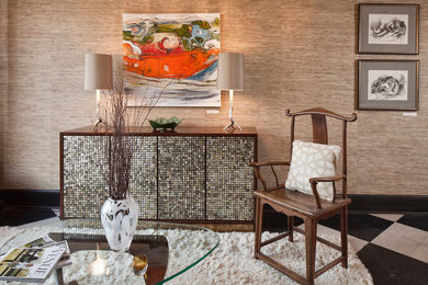Modernes Wohnzimmer mit beiger Wandfarbe in Cincinnati