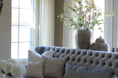 Example of a trendy living room design in Orange County