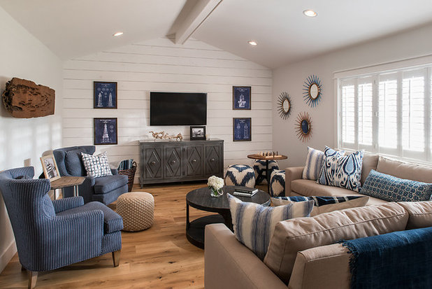 Farmhouse Living Room by Laura Kehoe Design