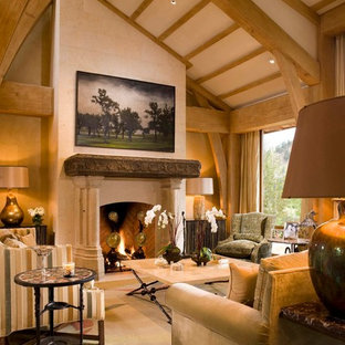 75+ Mediterrane Wohnzimmer mit braunem Holzboden Ideen & Bilder