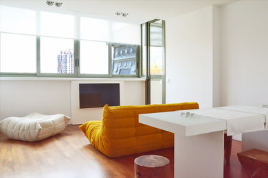 Inspiration for a small modern open plan living room in Barcelona.