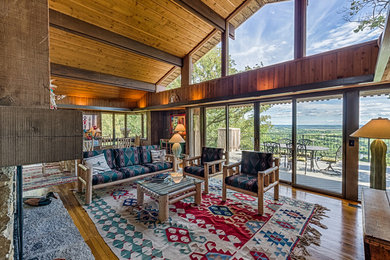Mountain style living room photo in St Louis
