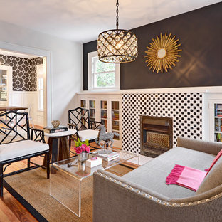 75+ Wohnzimmer mit schwarzer Wandfarbe und Kamin Ideen & Bilder