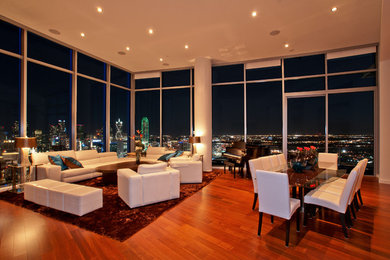 Modernes Wohnzimmer in Dallas