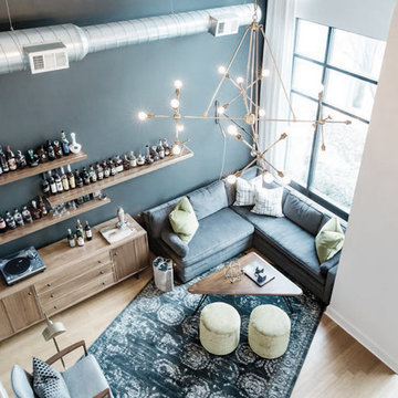 Bachelor's Loft-Living Room