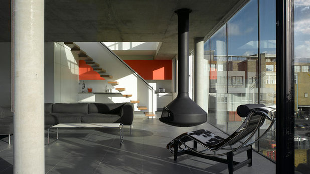 コンテンポラリー リビング by Theis + Khan Architects