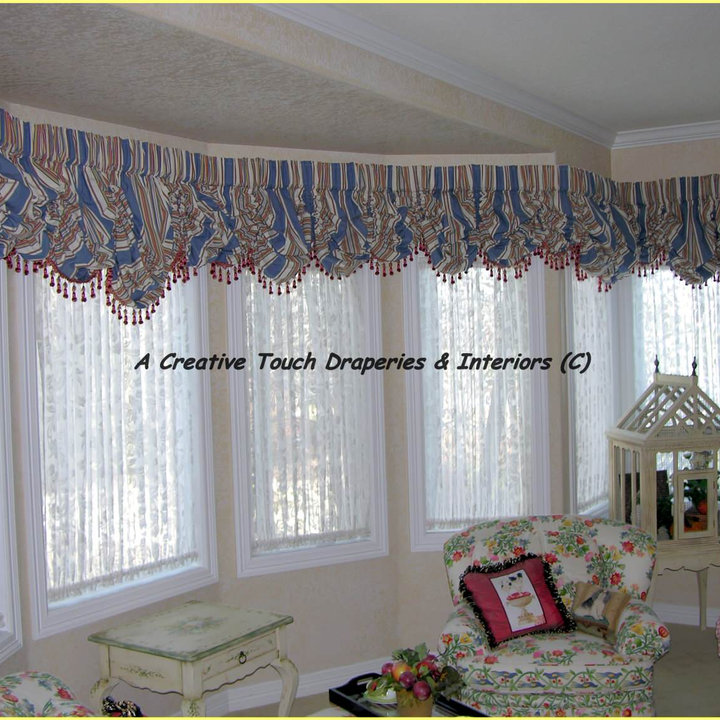 Bay Window Valance Photos & Ideas Houzz