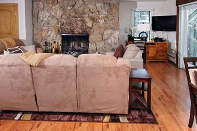 Example of a living room design in Raleigh