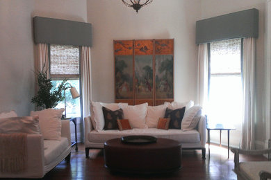 Example of an eclectic living room design in Nashville