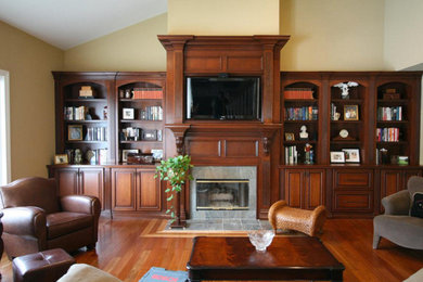 Example of a classic living room design in Detroit