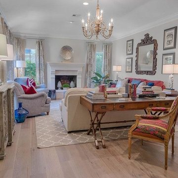 Books and art, comfort and elegance.