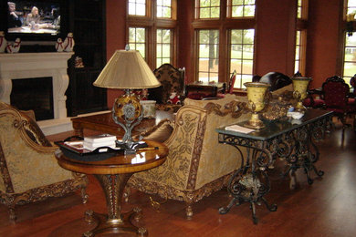 Elegant living room photo in Orlando