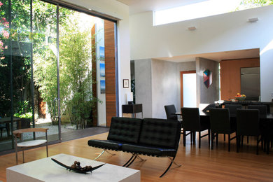 Minimalist living room photo in Los Angeles