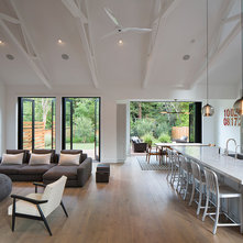 Modern Living Room by Holder Parlette Architecture + Landscapes