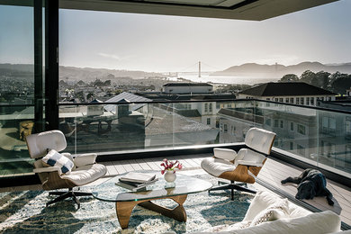 Minimalist living room photo in San Francisco