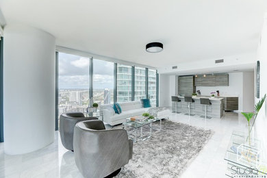 Modernes Wohnzimmer in Miami